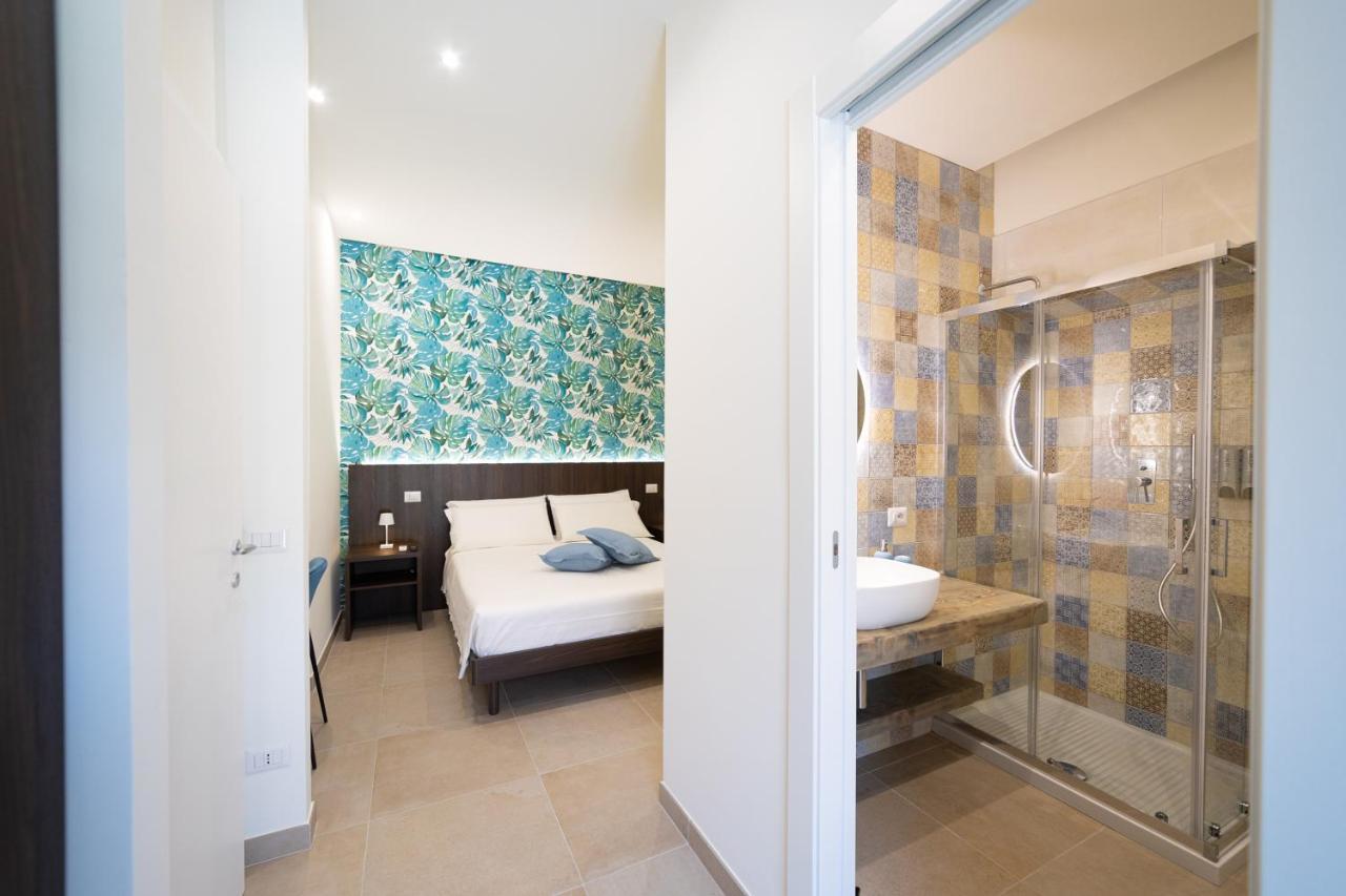 Numisia Guest House Террачина Екстер'єр фото