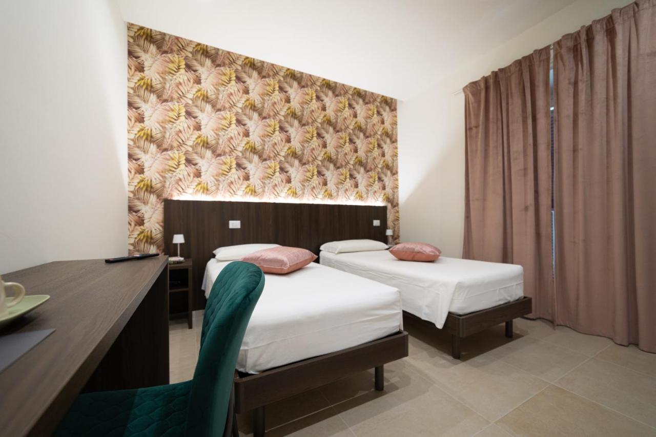 Numisia Guest House Террачина Екстер'єр фото