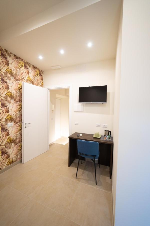 Numisia Guest House Террачина Екстер'єр фото