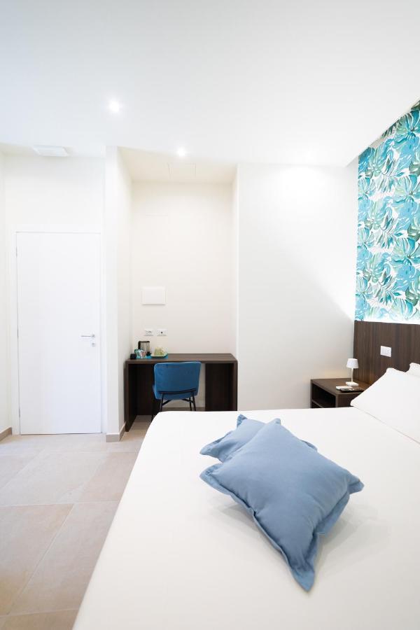 Numisia Guest House Террачина Екстер'єр фото
