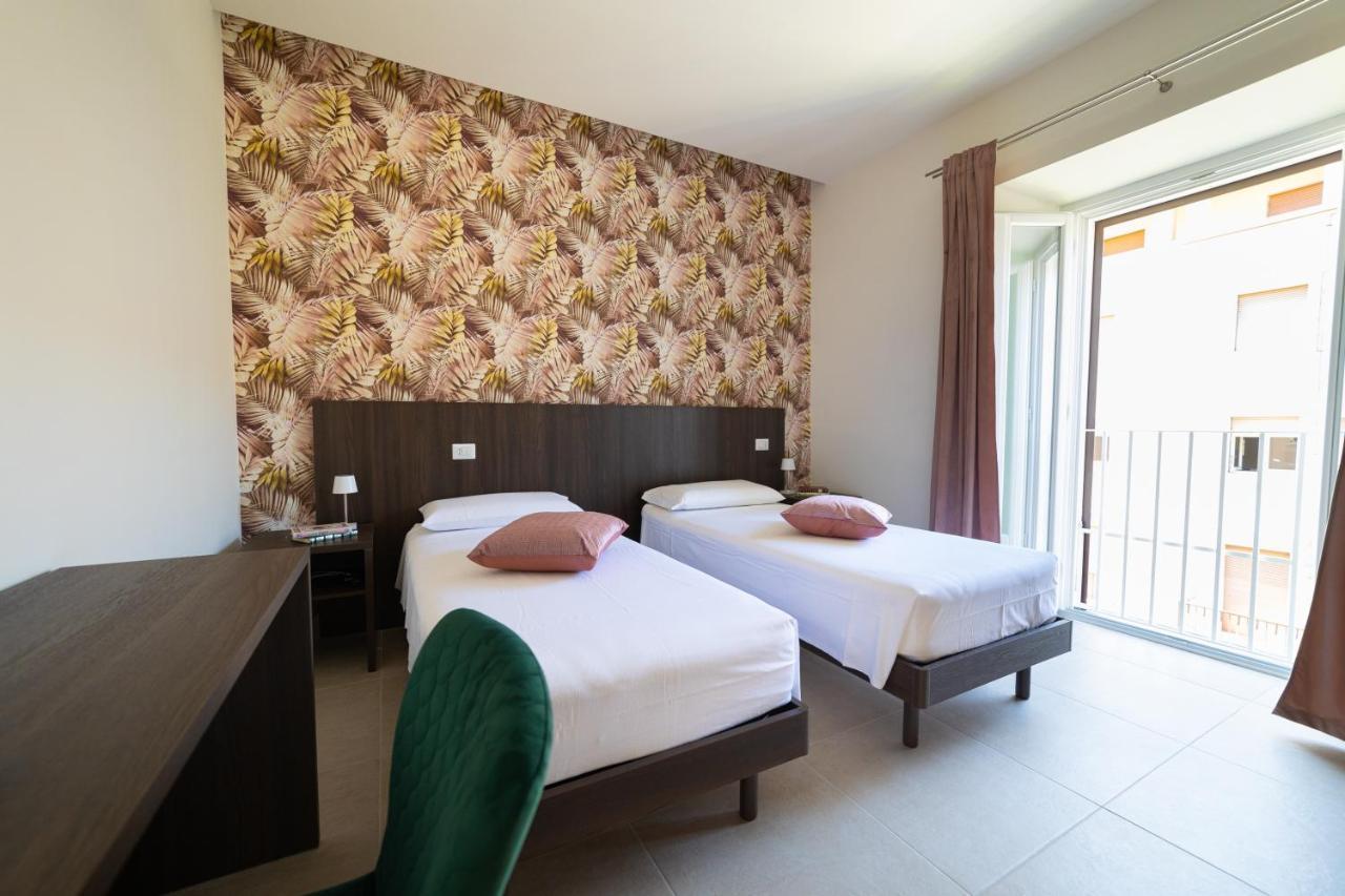 Numisia Guest House Террачина Екстер'єр фото