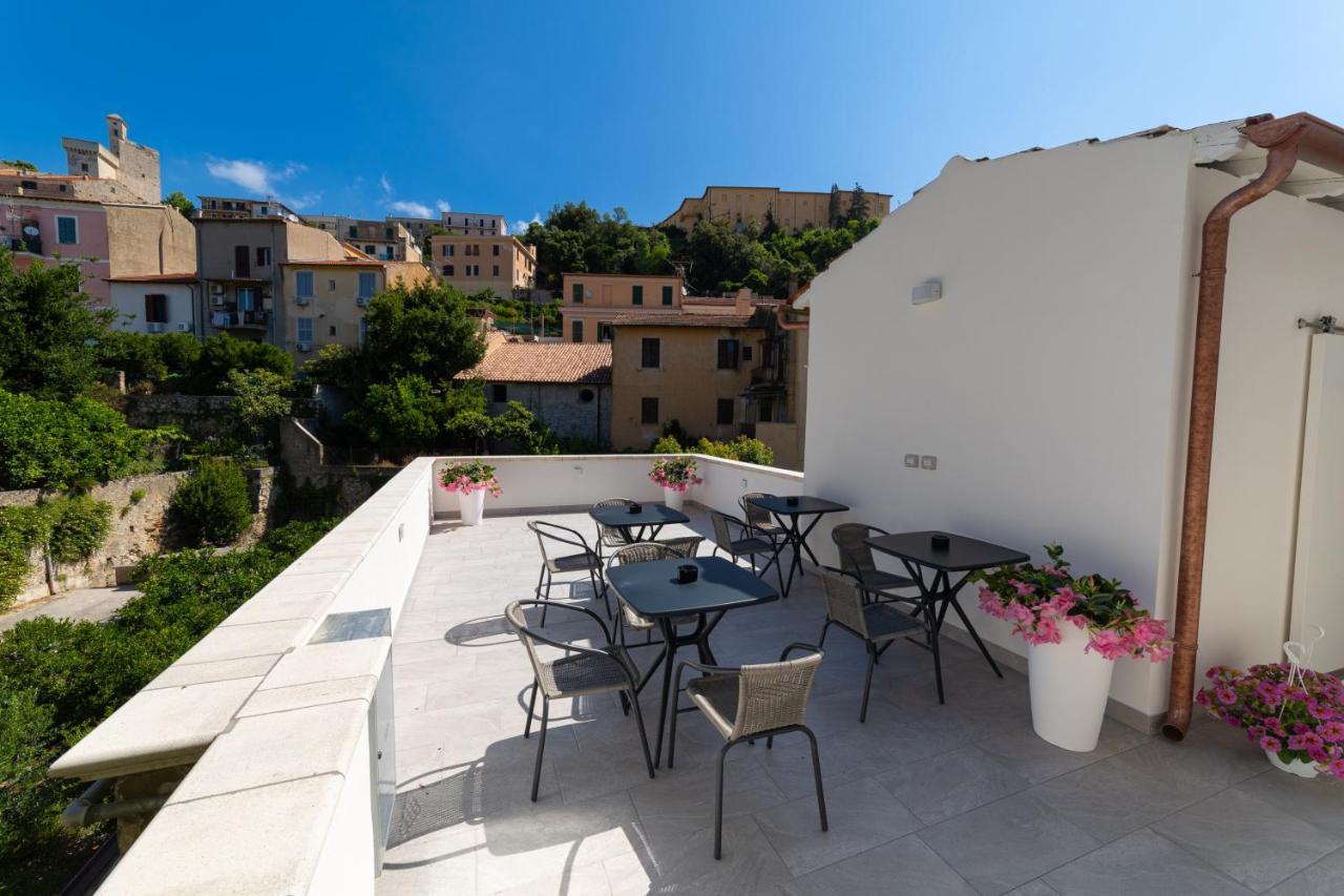 Numisia Guest House Террачина Екстер'єр фото