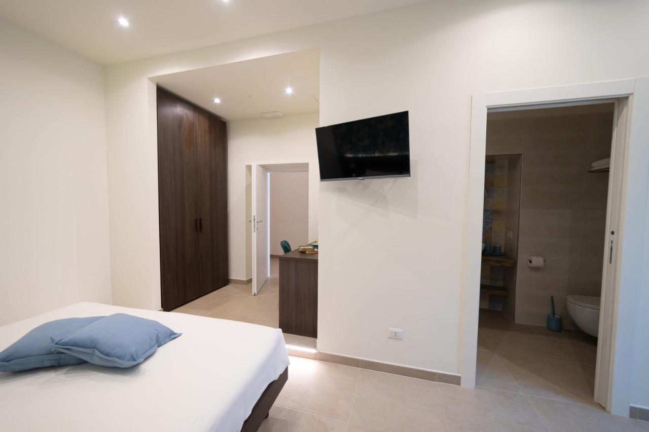 Numisia Guest House Террачина Екстер'єр фото