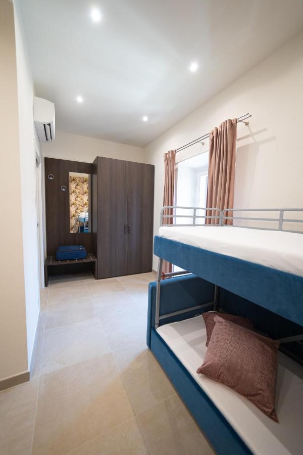 Numisia Guest House Террачина Екстер'єр фото
