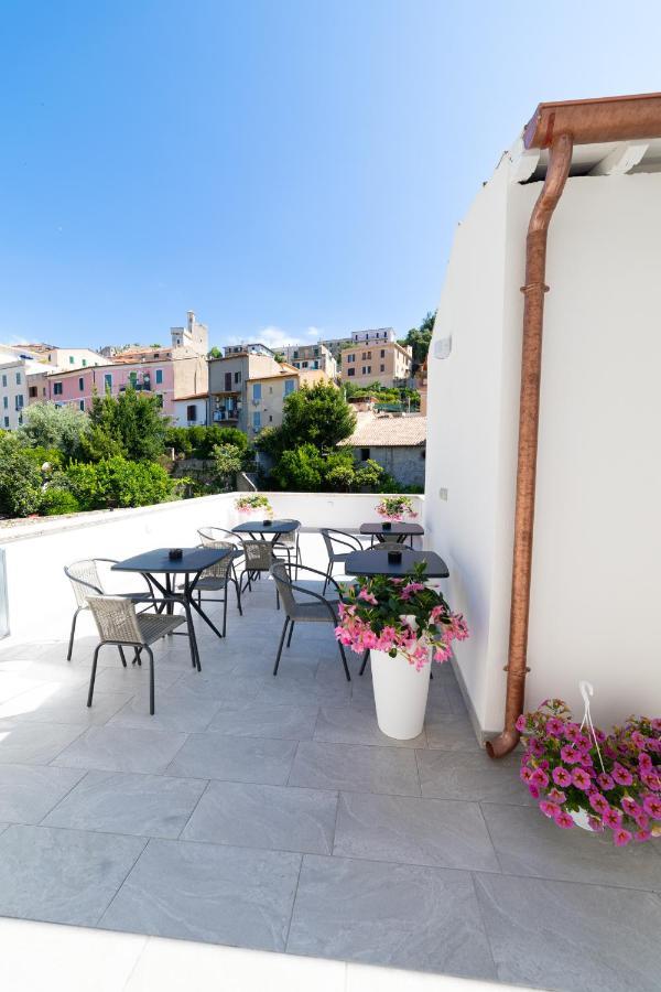 Numisia Guest House Террачина Екстер'єр фото